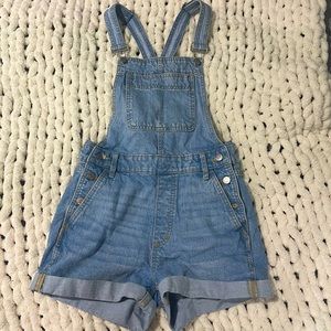 BDG Overall shorts barely worn